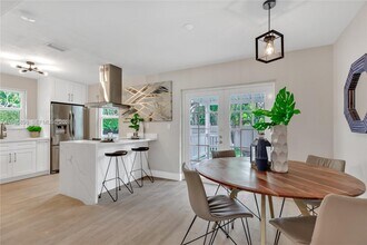 1045 NE 84th St in Miami, FL - Building Photo - Building Photo