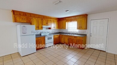 215 Damascus Rd in Enterprise, AL - Building Photo - Building Photo