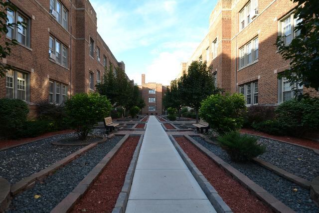 property at 623.5 W Barry Ave