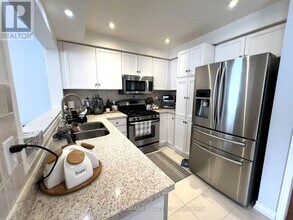 11 Cape Verde Way in Toronto, ON - Building Photo - Building Photo