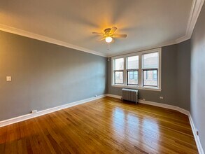 1369 W Estes Ave in Chicago, IL - Building Photo - Building Photo