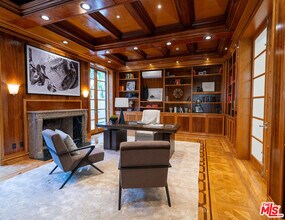 407 Robert Ln in Beverly Hills, CA - Building Photo - Building Photo