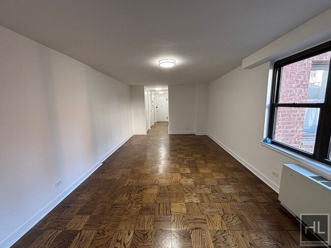 East 82nd Street in New York, NY - Building Photo - Building Photo