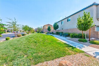 3939 Lambent Ave in North Las Vegas, NV - Foto de edificio - Building Photo