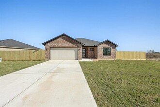 223 County Rd 5714 in Cleveland, TX - Building Photo - Building Photo