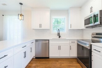 2235 Baker Rd NW in Atlanta, GA - Building Photo - Building Photo