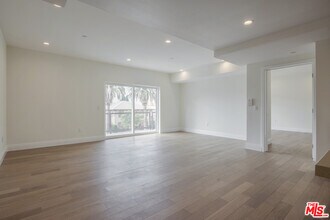 2939 Leeward Ave in Los Angeles, CA - Building Photo - Building Photo