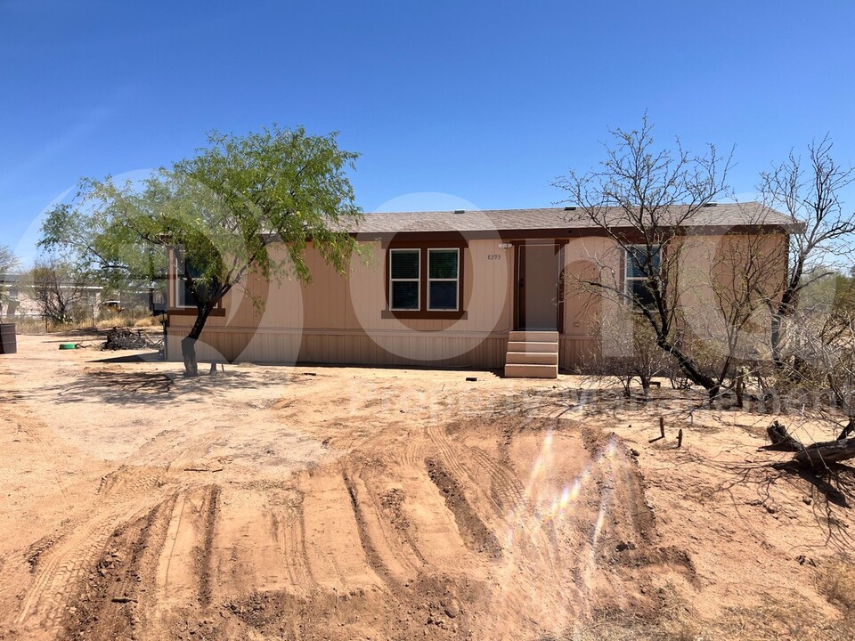 8393 S Marstellar Rd in Tucson, AZ - Building Photo