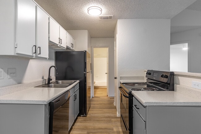 Eagle Creek Landing Apartments