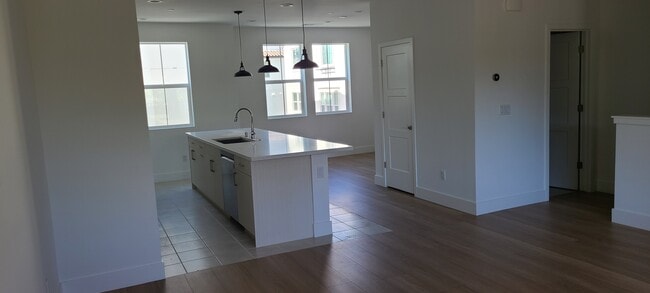 726 Rockview Rd in Novato, CA - Foto de edificio - Building Photo