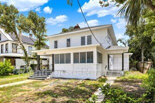611 S Grove St in Eustis, FL - Building Photo