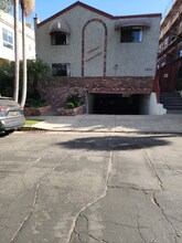 11630 Chenault St in Los Angeles, CA - Building Photo - Building Photo