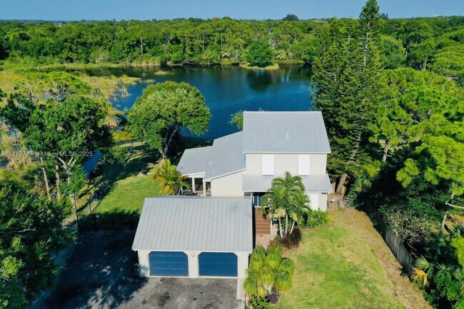 4700 Regina Dr in Fort Pierce, FL - Building Photo - Building Photo