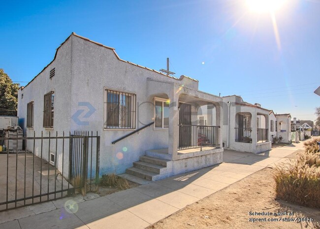 6108 S Budlong Ave in Los Angeles, CA - Building Photo - Building Photo