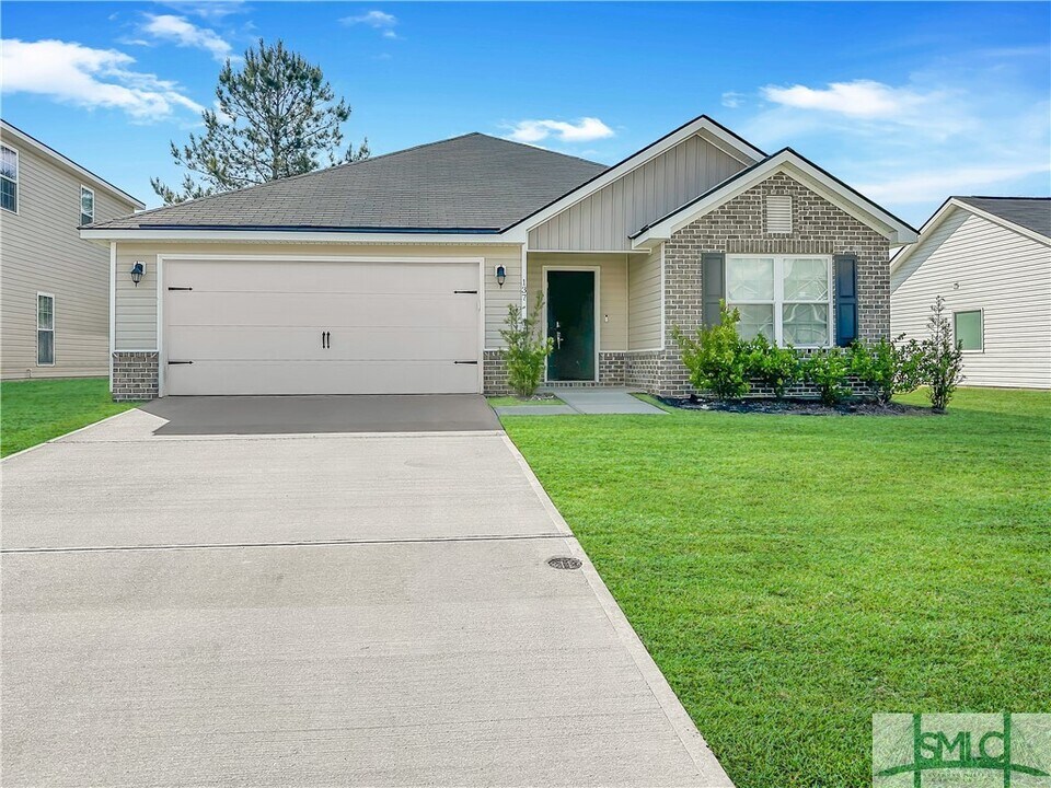 137 Orkney Rd in Savannah, GA - Building Photo