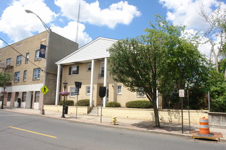 239 Hamilton St in Rahway, NJ - Building Photo - Building Photo