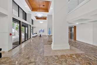 6061 Collins Ave in Miami Beach, FL - Building Photo - Building Photo