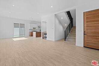 6505 Columbus Ave in Los Angeles, CA - Building Photo - Building Photo