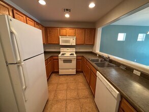 6028 S Sweet Birch Ln in Tucson, AZ - Building Photo - Building Photo