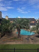 16111 Aspenglen Dr in Houston, TX - Building Photo