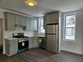 312 E 26th St in Brooklyn, NY - Building Photo - Building Photo
