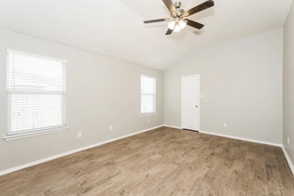 405 Heritage Dr in Crowley, TX - Building Photo - Building Photo