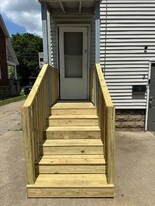 742 E Stockbridge Ave in Kalamazoo, MI - Building Photo