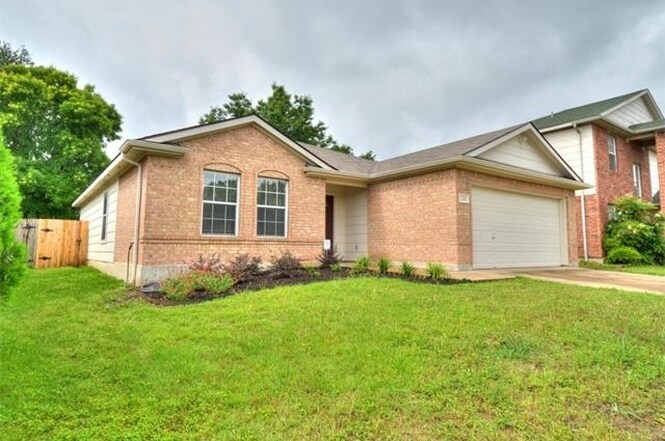 2201 Kaiser Dr in Austin, TX - Building Photo