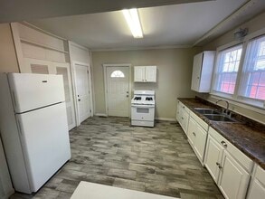 1467 Division St in Muskegon, MI - Building Photo - Building Photo