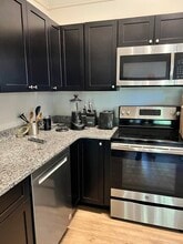 54 Longmeadow Rd in Taunton, MA - Building Photo - Building Photo