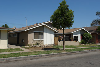 1845 E Grove Ave in Orange, CA - Building Photo - Building Photo