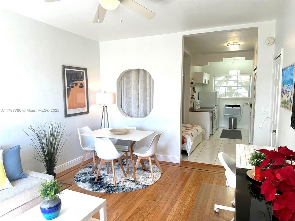 1007 Meridian Ave in Miami Beach, FL - Building Photo