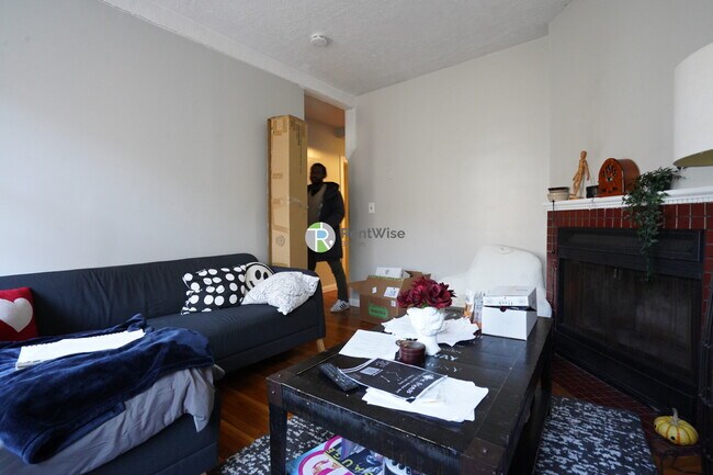 38 Garden St, Unit 4 in Boston, MA - Building Photo - Building Photo