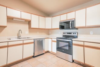 Amber Valley Apartments in Fargo, ND - Building Photo - Building Photo