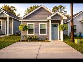 16606 E Forrestal St in Montgomery, TX - Building Photo