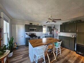 32 Main St in Foxboro, MA - Building Photo - Building Photo