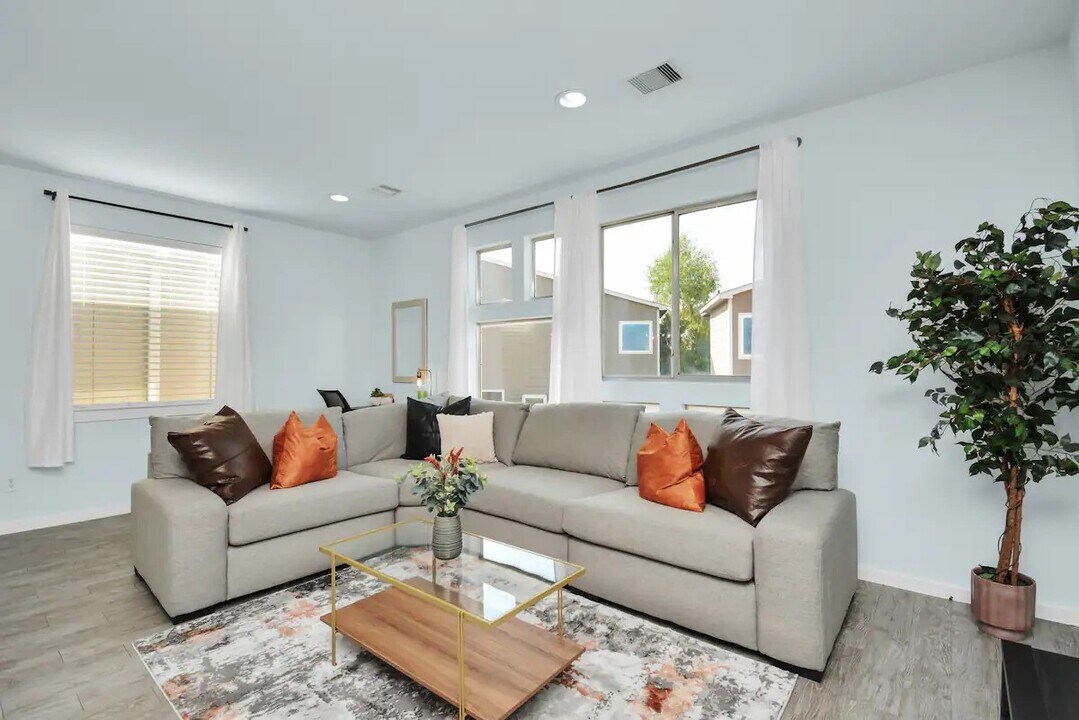 5411 Lindsay Ln in Houston, TX - Building Photo