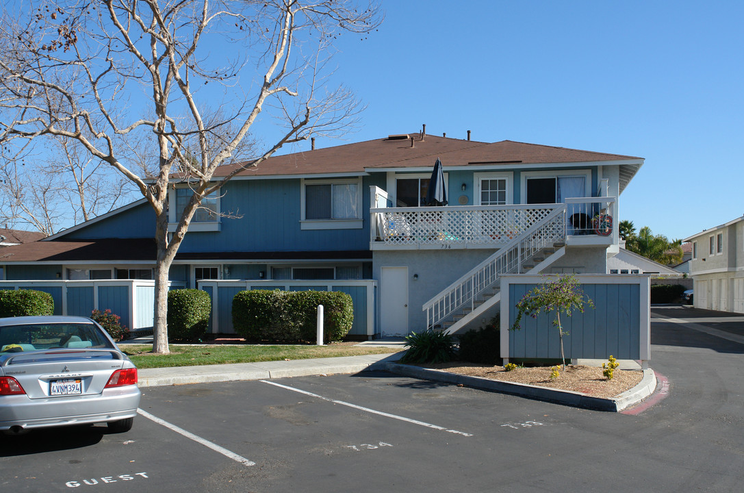 736 Paradise Cove Way in Oceanside, CA - Building Photo