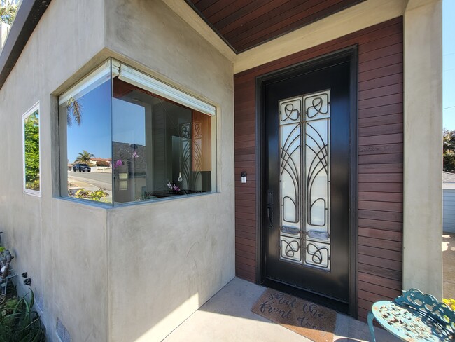 410 Miramar Dr, Unit 410 Miramar Dr. in Redondo Beach, CA - Foto de edificio - Building Photo