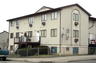 597-603 Main St in Paterson, NJ - Foto de edificio - Building Photo