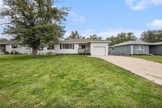 26 Cedar Dr in Yutan, NE - Building Photo - Building Photo