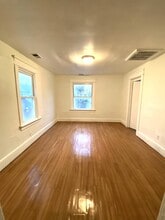 526 E 22nd St, Unit 2 in Erie, PA - Foto de edificio - Building Photo