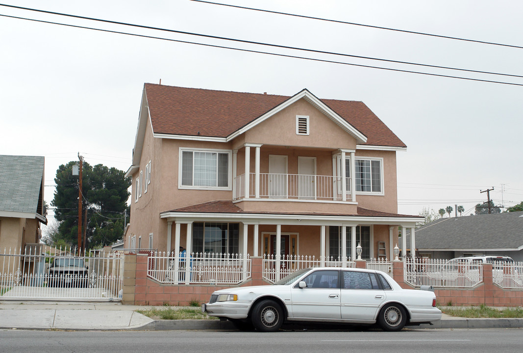 1029 W Rialto Ave in San Bernardino, CA - Building Photo