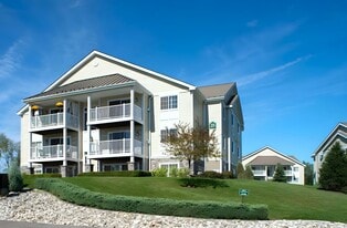 The Glen at Sugar Hill in Brunswick, NY - Building Photo