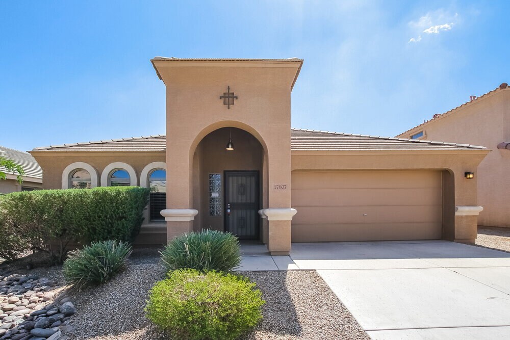 17607 W Georgia Dr in Surprise, AZ - Building Photo