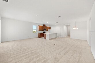 7991 Syracuse Dr in Clermont, FL - Building Photo - Building Photo