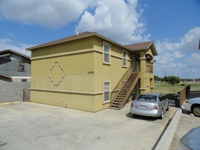 3108 Potomac Loop-Unit -#3 in Laredo, TX - Building Photo