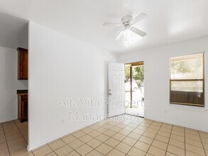 313 Isbell Rd in Fort Worth, TX - Building Photo - Building Photo