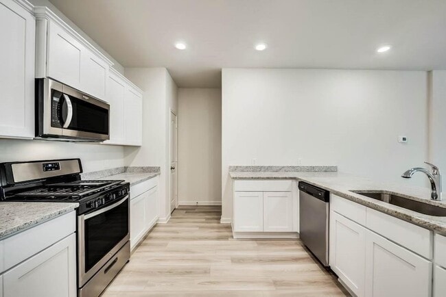 1226 Parker Dr in Princeton, TX - Foto de edificio - Building Photo