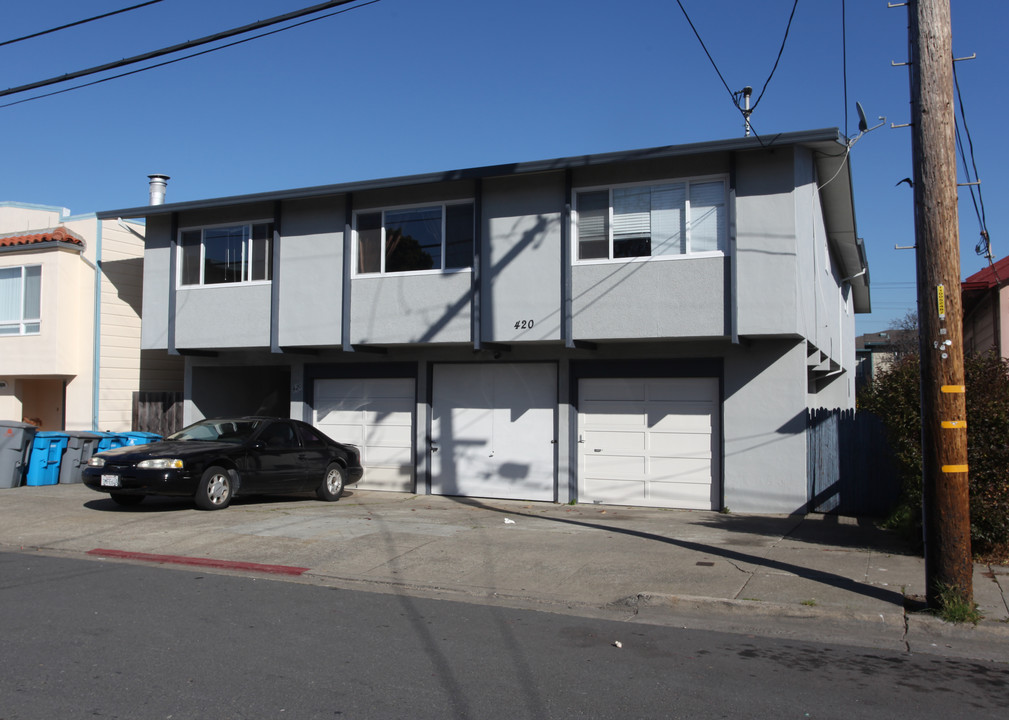 420 Milton Ave in San Bruno, CA - Foto de edificio